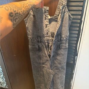 Women’s straight leg black Acid Wash Denim Overalls size 8